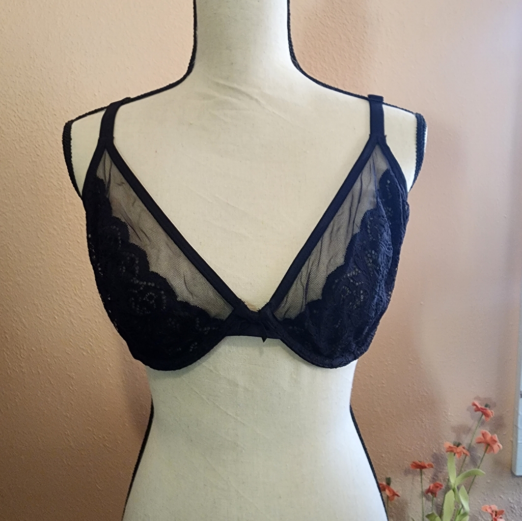 Victoria's Secret Body By Victoria 38dd